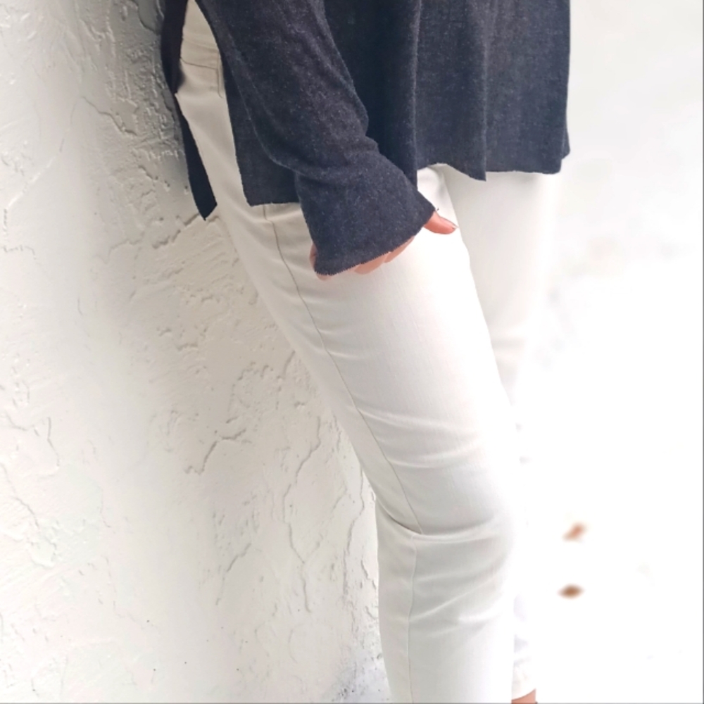 Theory white denim cropped ankle pants size 12 - Picture 3 of 9